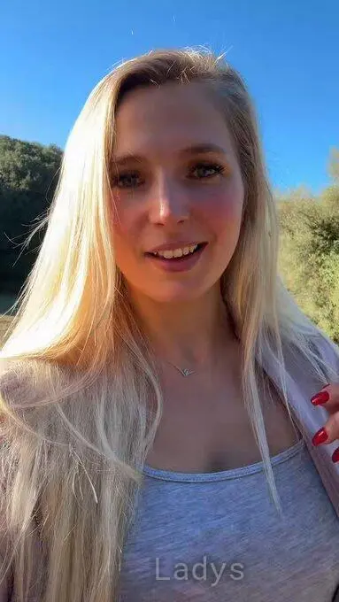 Hu00e9lu00e8ne, photo 2